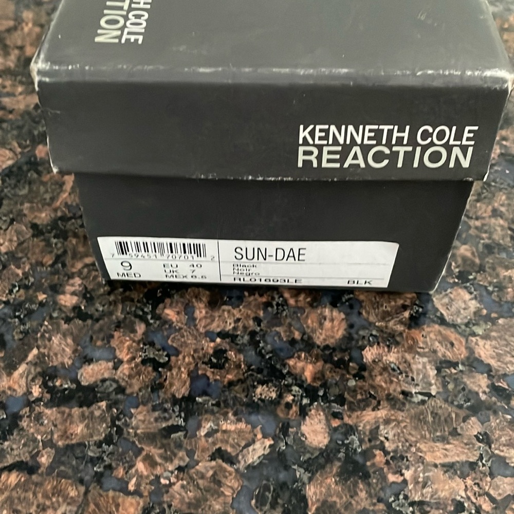 Keneth Cole size 9M leather